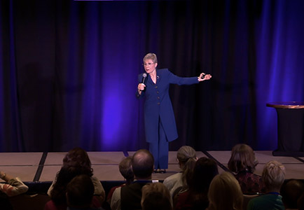 Fripp020smallonstage Patricia Fripp, Executive Speech Coach & Keynote Speaker