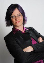 Mel DePaoli speaks on how to connect on LinkedIn